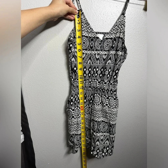 Divided By H&M Women Black/white Romper Shorts Size 2.‎ - Picture 9 of 11